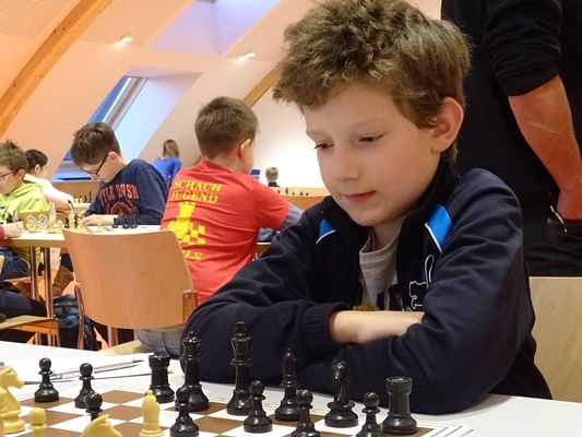 Quentin HALLER. 3. Platz bei Turnier in Schwaz, 3. Platz in der U12-Gesamtwertung und 3. Platz in der allgemeinen Gesamtwertung der Gruppe A.